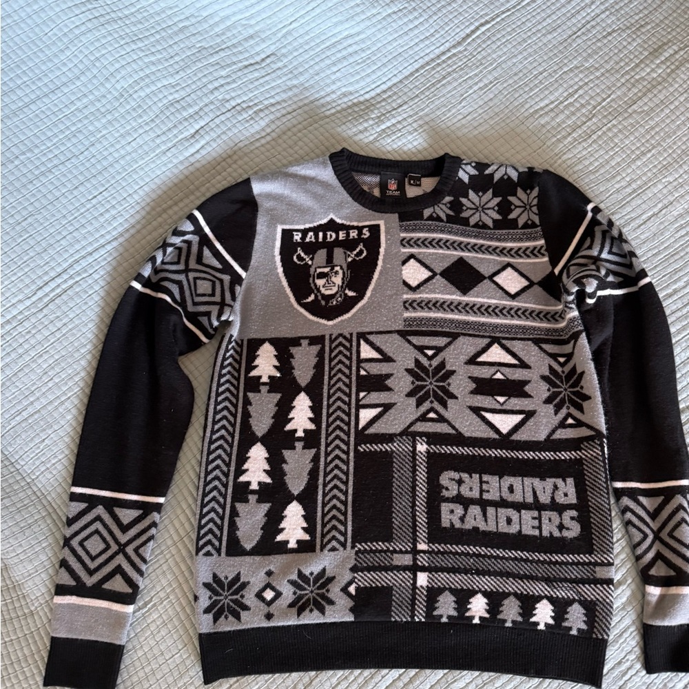 NFL Raiders Black and Gray Men's Crewneck Sweater